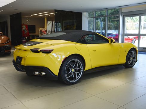 Used 2025 Ferrari Roma Spider RWD image 25