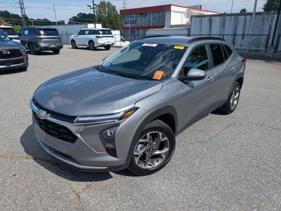 Used 2025 Chevrolet Trax LT