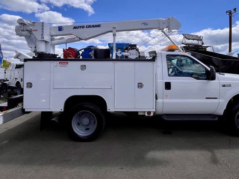 Used 1999 Ford F550 2WD Regular Cab Super Duty image 2
