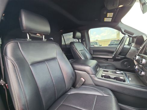 Used 2019 Ford Expedition XLT w/ Equipment Group 202A RWD image 28