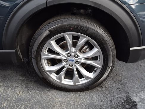 Used 2023 Ford Explorer XLT w/ Equipment Group 202A AWD/4WD image 7