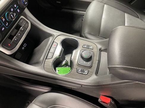 Used 2023 GMC Acadia SLT w/ Elevation Edition AWD/4WD image 17