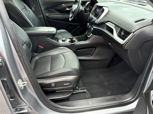 Used 2023 GMC Terrain SLT w/ Infotainment Package II FWD image 13
