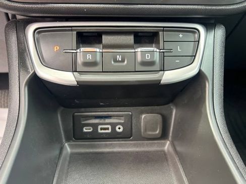 Used 2023 GMC Terrain SLT w/ Tech Package FWD image 30