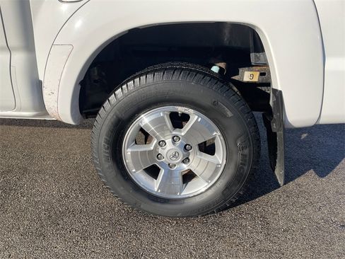 Used 2013 Toyota Tacoma 4x4 Double Cab image 10