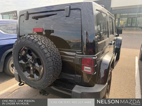 Used 2015 Jeep Wrangler Unlimited Sahara AWD/4WD image 6