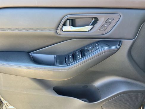 Used 2023 Nissan Rogue SL w/ SL Premium Package AWD/4WD image 10