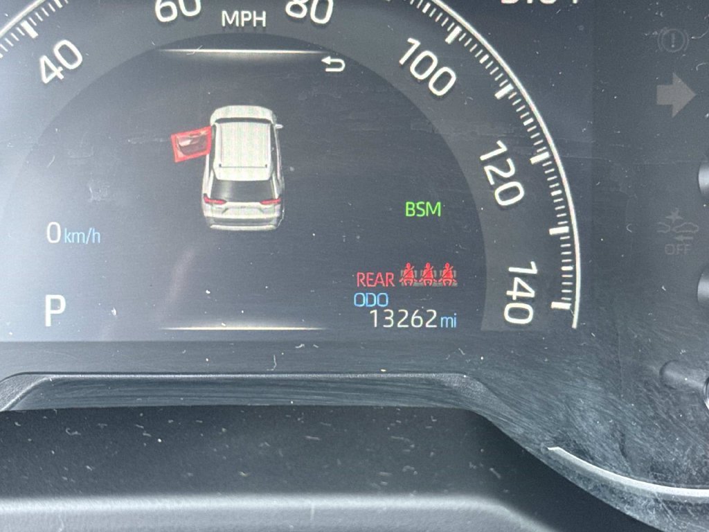 Used 2025 Toyota RAV4 XLE Premium FWD image 39