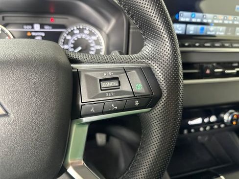 Used 2024 Mitsubishi Outlander SE Black Edition image 16