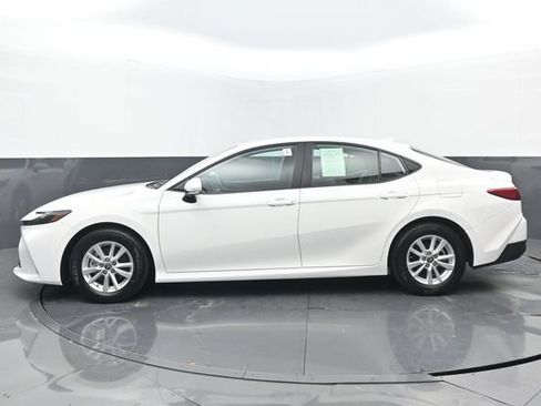 Used 2025 Toyota Camry LE w/ Convenience Package FWD image 23