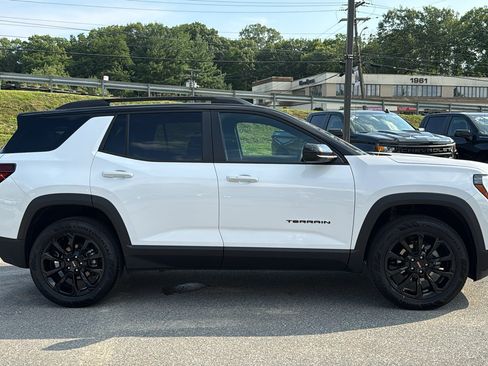 Used 2026 GMC Terrain Elevation w/ Elevation Premium Package AWD/4WD image 5
