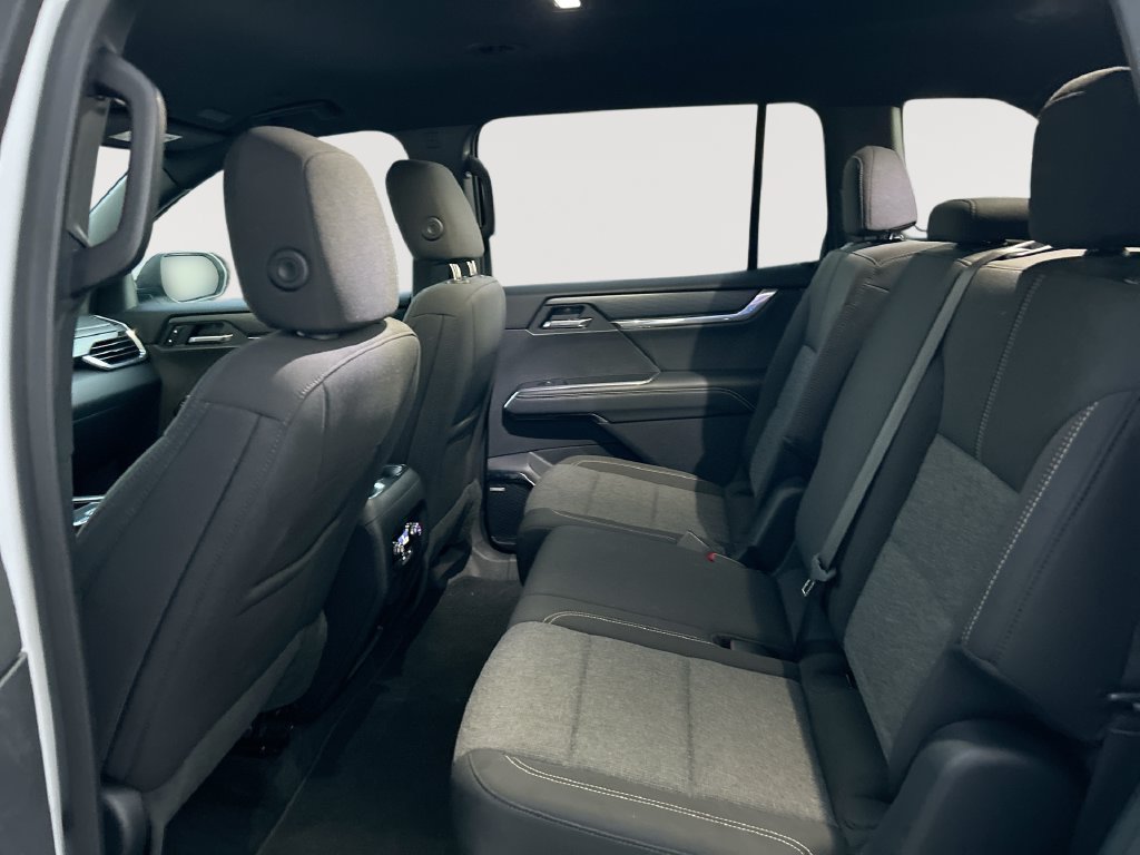 Used 2025 GMC Acadia Elevation AWD/4WD image 26