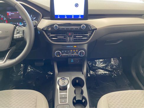 Used 2022 Ford Escape SE w/ SE Sport Appearance Package image 21