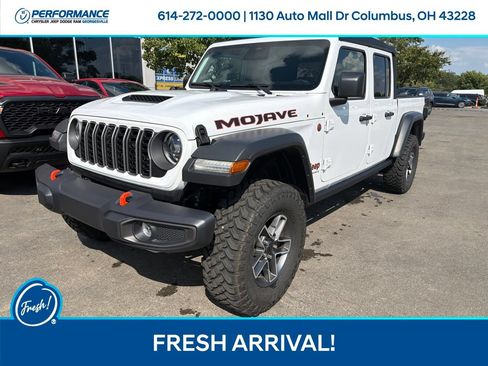 Used 2026 Jeep Gladiator Mojave w/ Safety Group AWD/4WD image 4