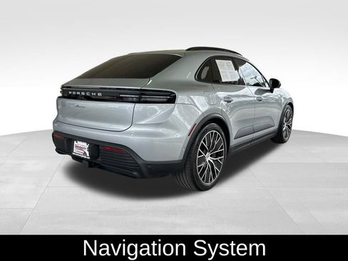 Used 2025 Porsche Macan Electric image 3