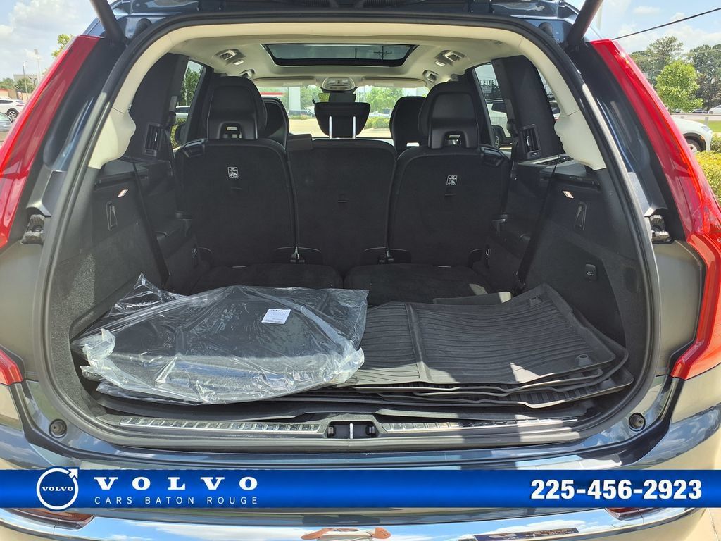 Certified 2024 Volvo XC90 B5 Plus w/ Protection Package Premier AWD/4WD image 11