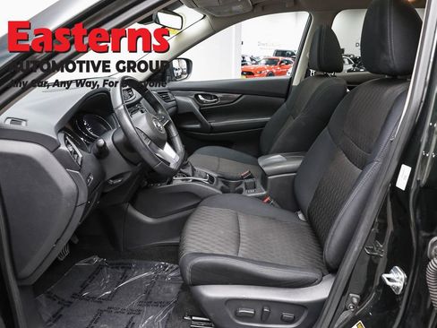 Used 2019 Nissan Rogue SV w/ Sun & Sound Touring Package AWD/4WD image 14