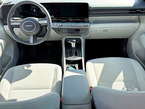 Certified 2025 Hyundai Kona SEL image 6