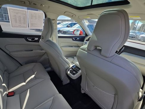 Certified 2023 Volvo XC60 B6 Ultimate w/ Climate Package AWD/4WD image 8