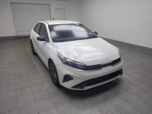 Used 2024 Kia Forte LXS w/ LXS Technology Package FWD image 13