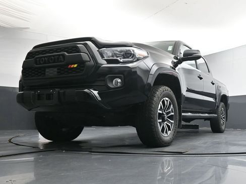 Used 2020 Toyota Tacoma TRD Sport w/ Technology Package AWD/4WD image 34