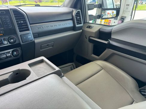 Used 2021 Ford F250 XL w/ Power Equipment Group image 23