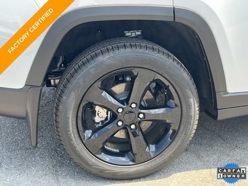 Certified 2025 Jeep Grand Cherokee Altitude w/ MOPAR Finishing Package AWD/4WD image 12