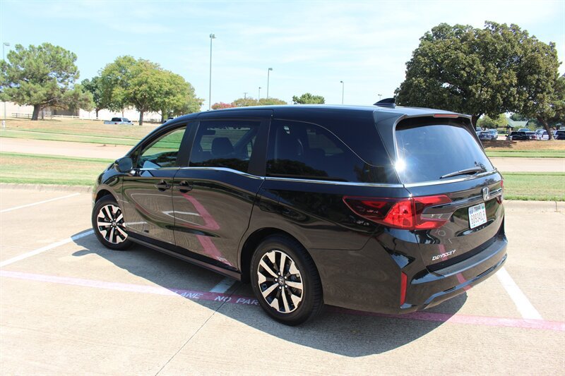 Used 2026 Honda Odyssey EX-L image 3