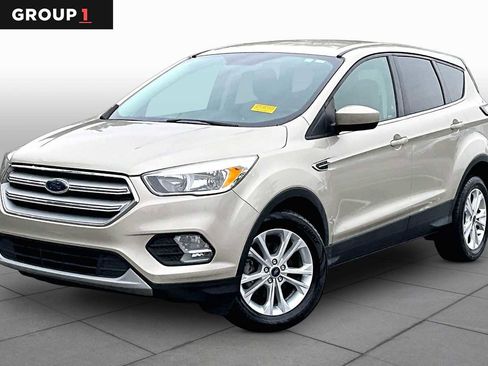 Used 2018 Ford Escape SE w/ SE Sync 3 Package FWD image 1