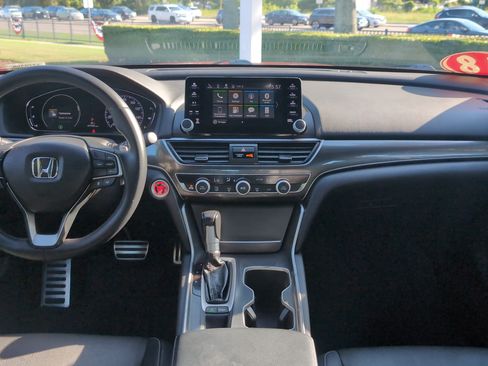 Used 2018 Honda Accord Sport image 28