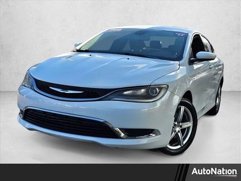 Used 2017 Chrysler 200 Limited Platinum image 1