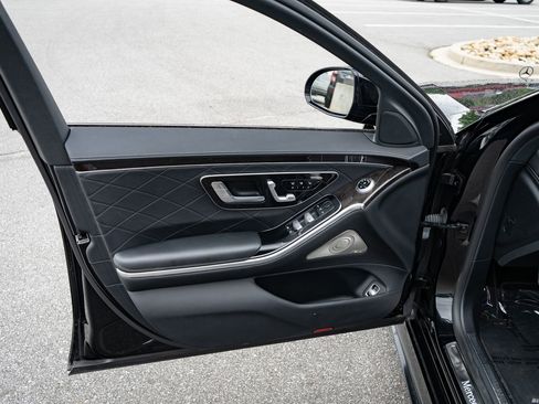 Used 2021 Mercedes-Benz S 580 4MATIC Sedan image 27
