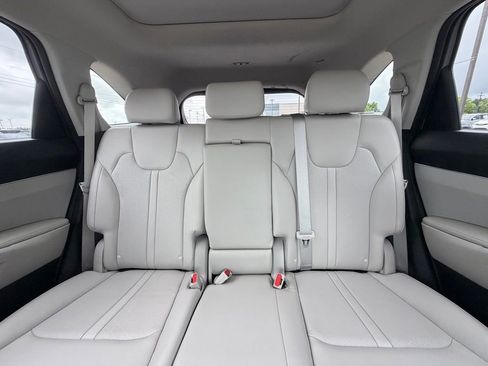 Used 2023 Kia Sorento S w/ Panoramic Sunroof Package AWD/4WD image 23