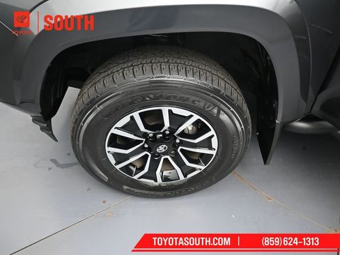 Used 2022 Toyota Tacoma TRD Sport image 31