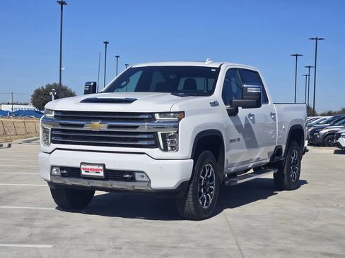 Used 2022 Chevrolet Silverado 2500 High Country w/ Technology Package image 2