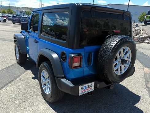 Used 2023 Jeep Wrangler Sport AWD/4WD image 6
