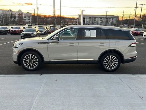 Certified 2023 Lincoln Aviator AWD w/ Premium Package image 6
