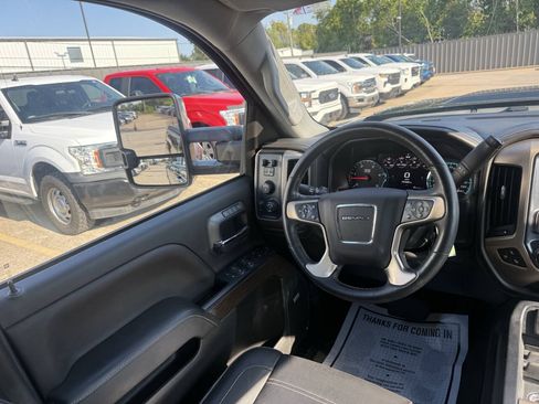 Used 2018 GMC Sierra 2500 Denali w/ Duramax Plus Package AWD/4WD image 19