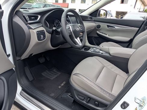 Used 2023 INFINITI QX50 Luxe FWD image 11
