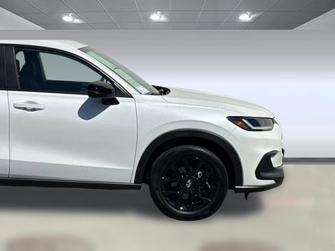 Certified 2025 Honda HR-V Sport image 34