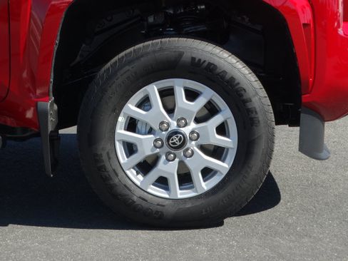 New 2026 Toyota Tacoma SR5 AWD/4WD image 4
