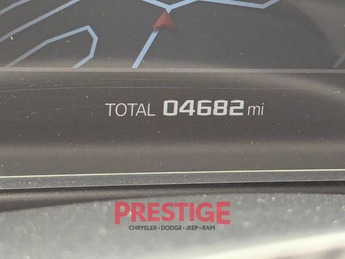 Used 2025 BMW M4 Coupe image 11