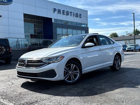 Used 2023 Volkswagen Jetta SE FWD image 17