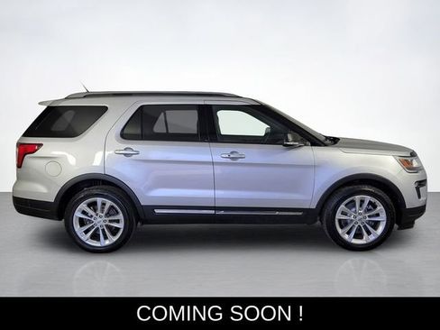 Used 2019 Ford Explorer XLT w/ Equipment Group 202A AWD/4WD image 2