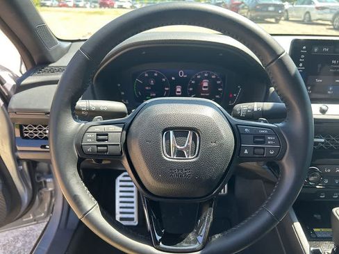 Used 2025 Honda Accord Sport image 17