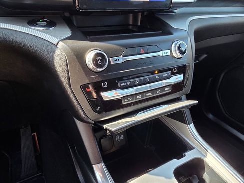 Used 2020 Ford Explorer XLT w/ Equipment Group 202A image 17