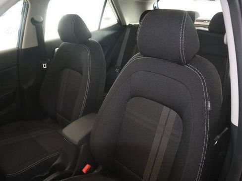 New 2025 Hyundai Venue SEL image 18