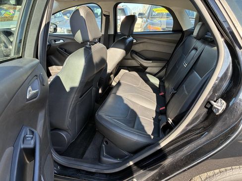 Used 2016 Ford Focus Titanium w/ Titanium Technology Package image 4