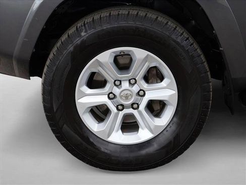 Used 2020 Toyota 4Runner SR5 Premium w/ Moonroof Package AWD/4WD image 29