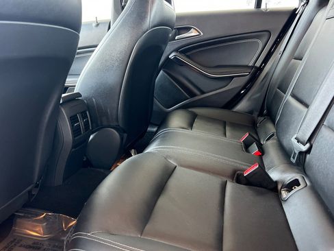 Used 2018 Mercedes-Benz CLA 250 image 12